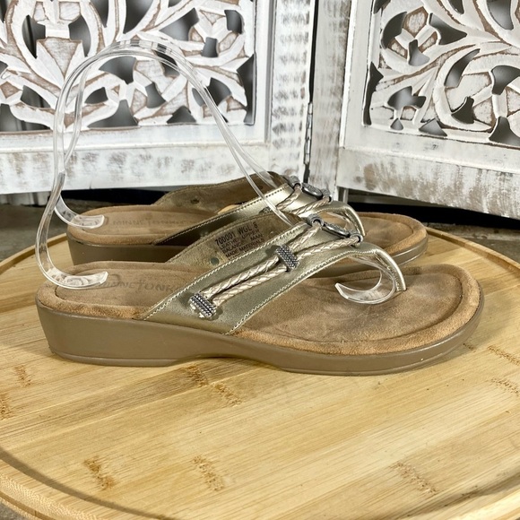 Minnetonka Gold leather Thong Sandal Slip On Women's Size  8 Rope & Silver. - Picture 4 of 9
